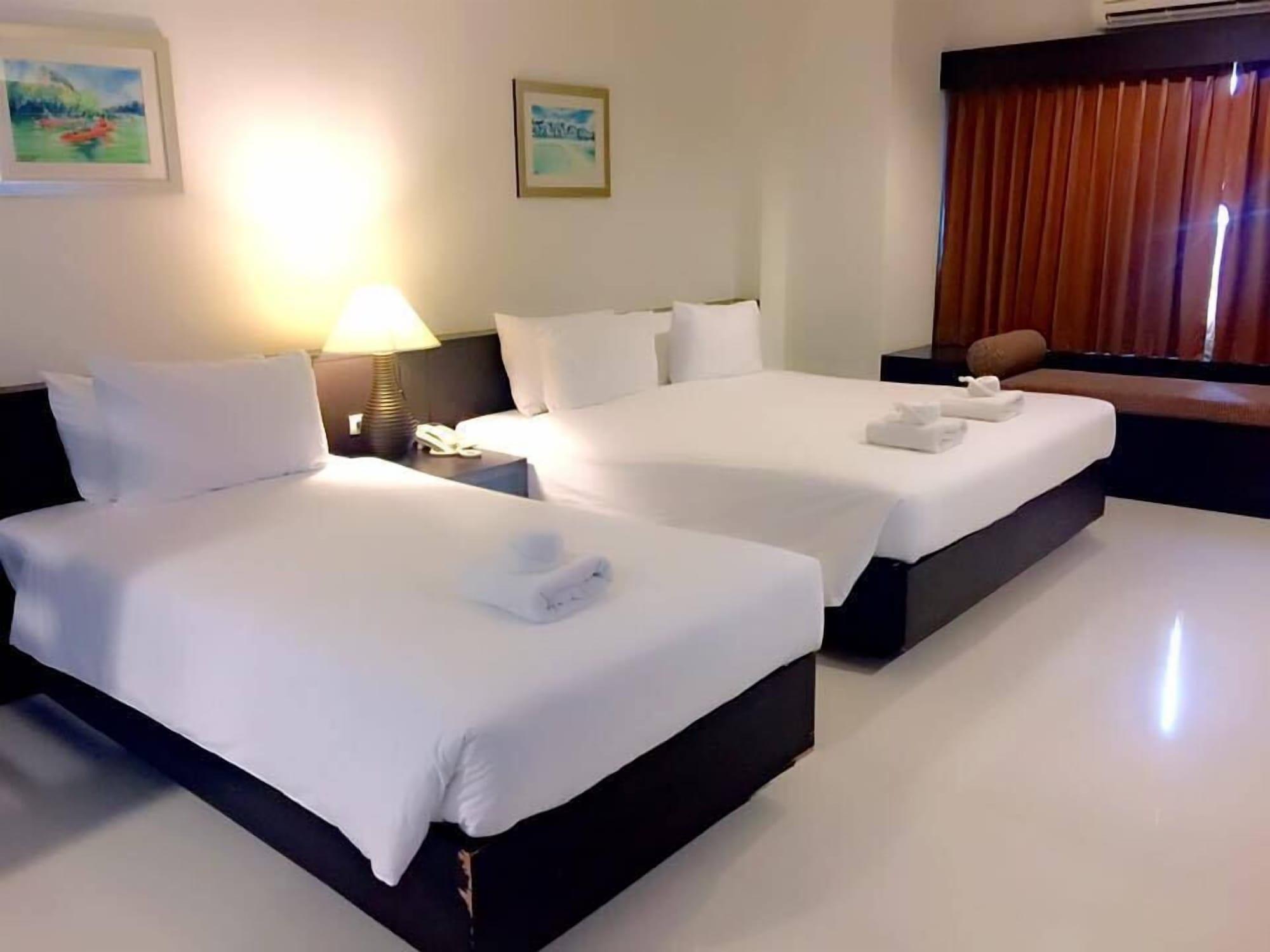 होटल The White Pearl 3*